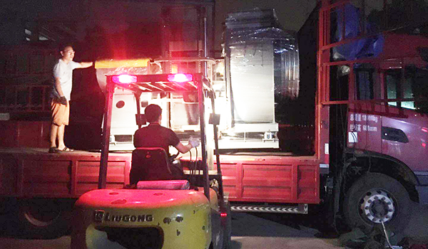 特殊定制離心風機出貨現(xiàn)場圖-佰斯拓